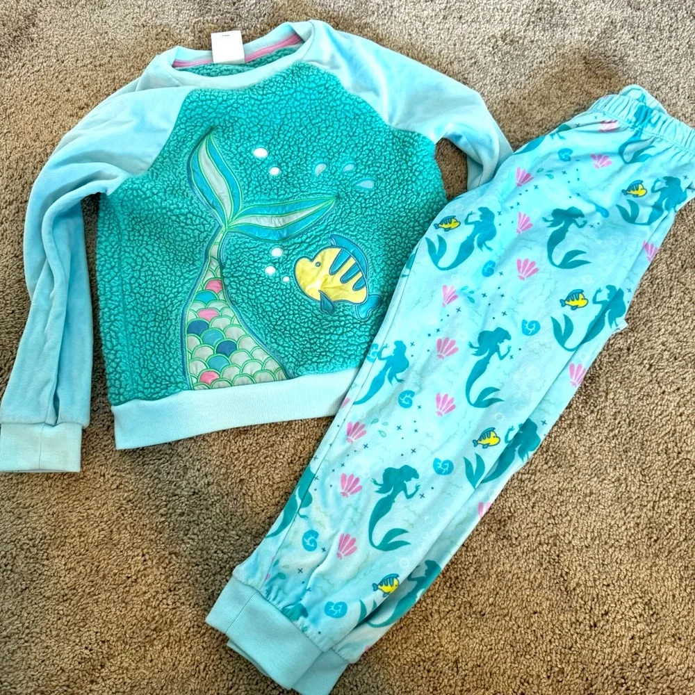 Disney Ariel Fleece Pajamas - Picture 1 of 5